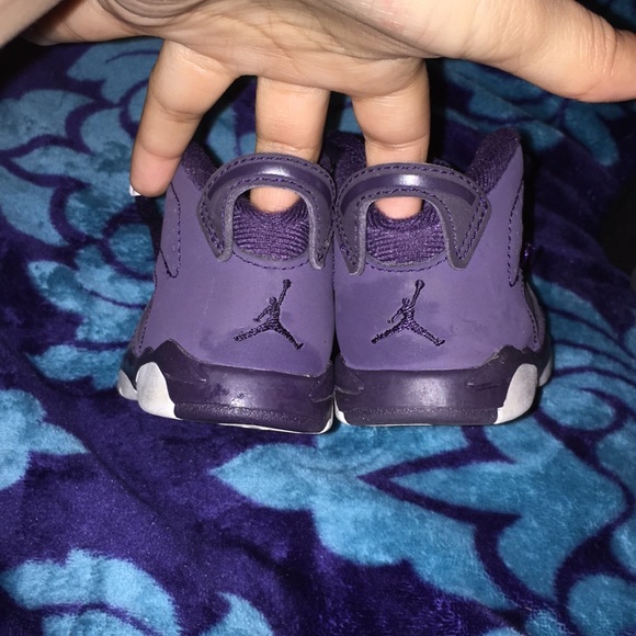 Toddler Jordan Sneakers - Picture 3 of 5
